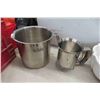 Image 2 : Bakingware, Sifters, Roasting Pan, Shortbread Mould, Trivots+
