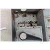 Image 8 : Electrical  Fusible Safety Switch / Industrial Disconnect 28x 12x7