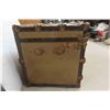 Image 2 : Vintage Trunk 21x20x34