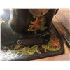 Image 8 : Vintage Singer Crank Style Sewing Machine 