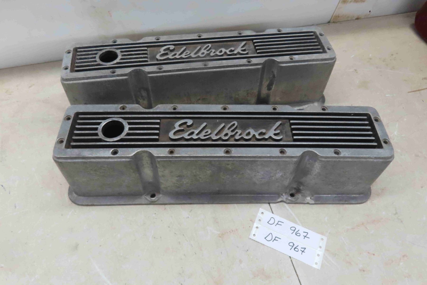 thumbnail image 2 of Edelbrock 41623 Mustang Classic Series Black Finned Valve Covers 332/352/360/390/427/428 2 of 9