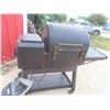 Image 8 : Traeger Iron Wood Pellet BBQ with Full Bag of Pellets 