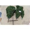 Image 1 : Christmas Tree with Feet 