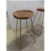 Image 2 : 2 Stools 