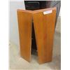 Image 8 : Maple Table 30'' x 48'' x 36'' , (2) 10'' Leaves, 4 Chairs. 