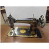 Image 2 : Singer Treadle Sewing Machine 