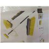 Image 2 : DocaPole 7-30 Foot Hard Bristle Brush Extension Pole |11” 