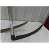 Image 2 : 2 Scythe (1) Wood Handled, (1) Aluminum Handled 