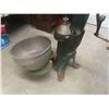 Image 3 : Renfew Floor Model Cream Separator 