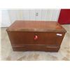 Image 1 : Cedar Chest 22'' x 39'' x 18'' 