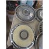 Image 2 : 16 Mixed Hubcaps 
