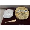 Image 2 : New: Brie Baker + 4 Retro Rooster Stoneware Dessert Plates 