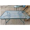 Image 3 : Patio Table with Glass Top 60" x 39 1/2"