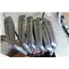 Image 2 : 9 Right Handed Golf Clubs with Bag + Stand 