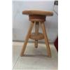 Image 2 : Adjustable Piano Stool + Chair 
