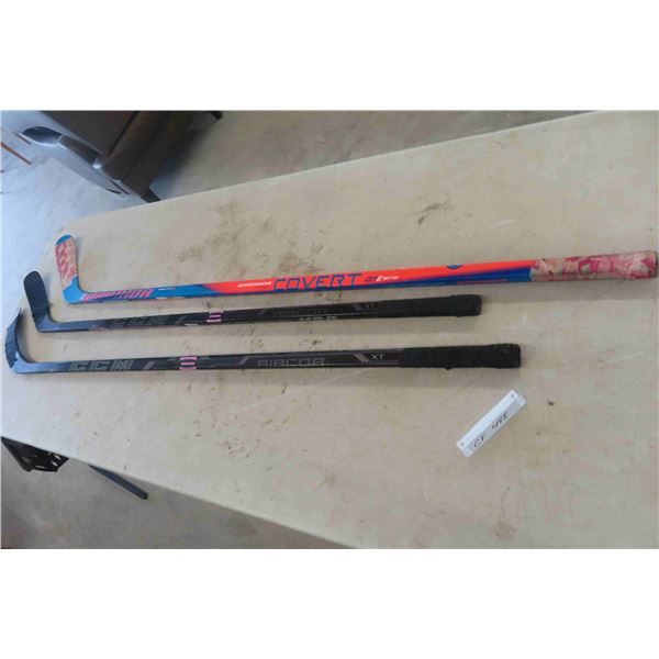 3 Hockey Sticks 