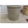 Image 8 : 3 Stoneware Crocks, Redwing 2 Gallon with Lid