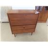 Image 1 : 4-Drawer Dresser 38'' x 34'' x 17'' 