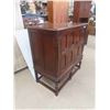 Image 2 : Antique Dresser 48'' x 45'' x 25'' 