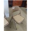 Image 2 : 4 Folding Chairs 
