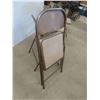 Image 3 : 4 Folding Chairs 