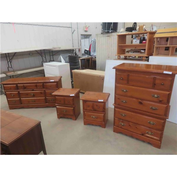 4pce Pine Bedroom Set: Dresser 50'' x 34'' x 18'' , 2 Night Stands 