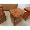 Image 8 : 4pce Pine Bedroom Set: Dresser 50'' x 34'' x 18'' , 2 Night Stands 