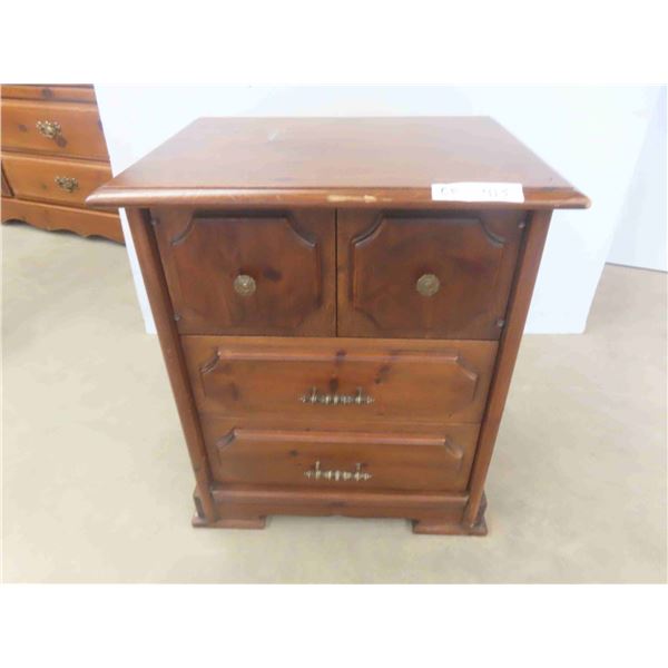 Night Stand/End Table 24'' x 20'' x 16'' 