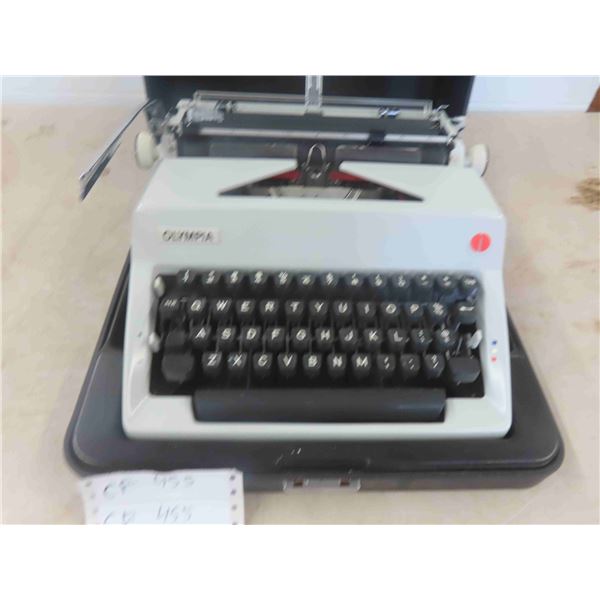 Olympia Manual Typewriter 
