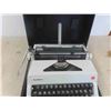 Image 2 : Olympia Manual Typewriter 