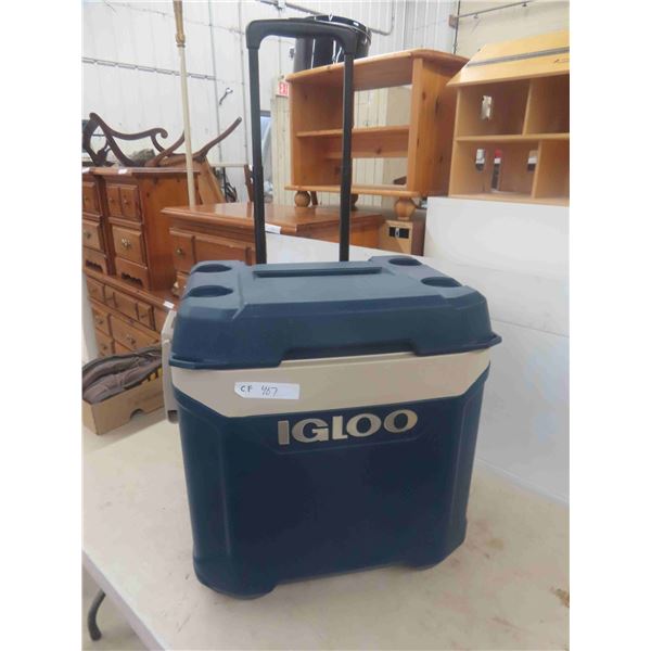 Igloo Rolling Picnic Cooler 