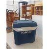 Image 1 : Igloo Rolling Picnic Cooler 