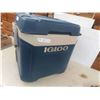 Image 2 : Igloo Rolling Picnic Cooler 