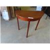 Image 1 : Half Moon Stand 28'' x Up To 26'' x Up To 13'' 