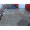 Image 2 : Patio Table 28'' x 60'' x 38'' , 3 Chairs 
