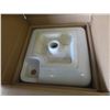 Image 2 : New Control 4500 AHW Amina Square Vessel Sink 