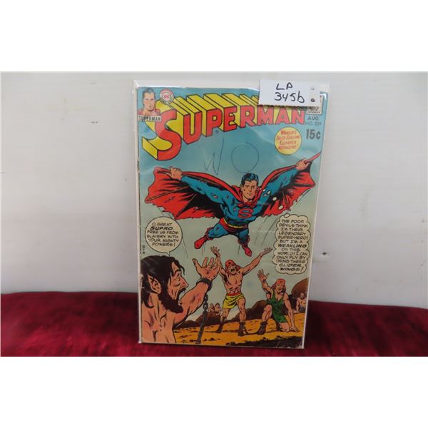 D.C. SuperMan #229 1970 Year .15cent Board and Bag V.F.