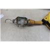 Image 2 : Heavy Duty  Retractable Trouble Light Cord 