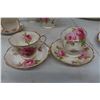 Image 8 : Royal Albert " American Beauty " 45 Piece Dish Set 