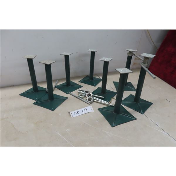 8 Stabilizing Jacks 