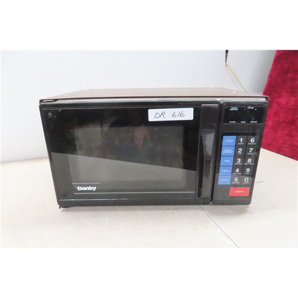 Danby Microwave 10x18x12