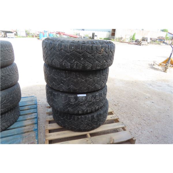 4 Goodyear Wrangler Tires M=S 265/70R17