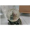 Image 3 : 2 Large Vintage SnowGlobes