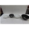 Image 1 : 4 Piece Black and White Pyrex Bowls 