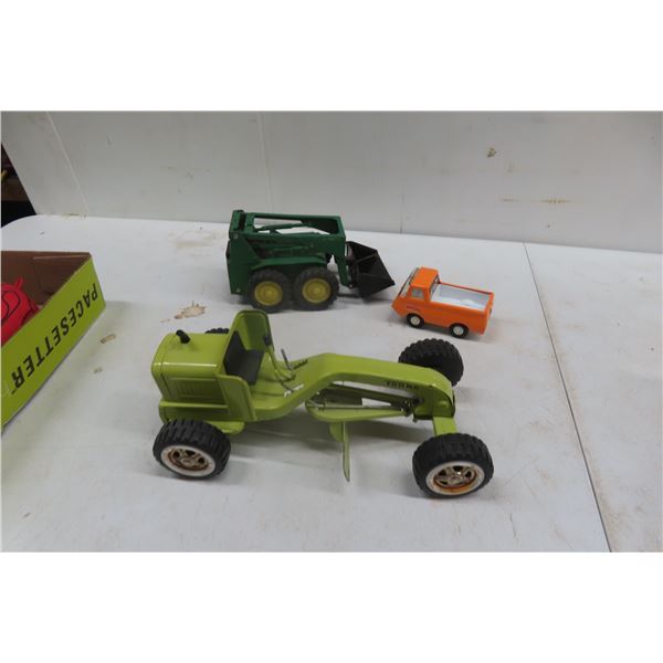 Tonka Toy Grader, Front End Loader & Small Truck 