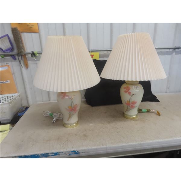 2 Floral Design Table Lamps 