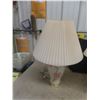 Image 3 : 2 Floral Design Table Lamps 