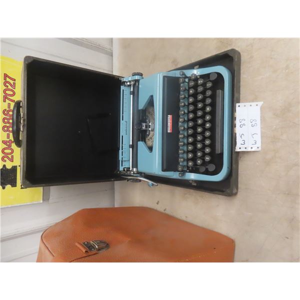 Underwood Manual Type Writer