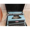 Image 3 : Underwood Manual Type Writer