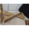 Image 3 : Tropical Souvenir, Wood Carving Figurine, Hand Bag +